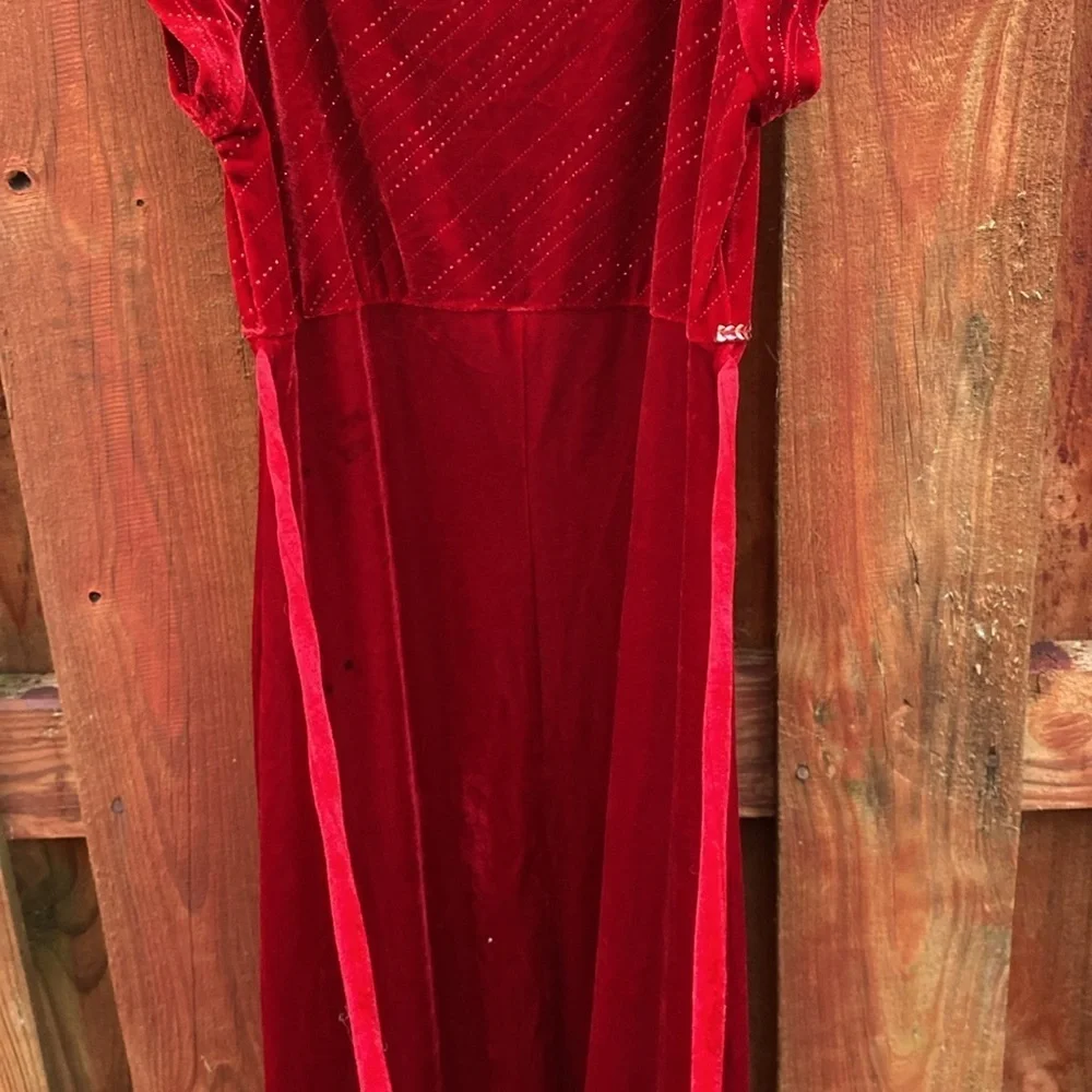 My Michelle Red Velvet Glitter Stripe Ruffle Formal Dress Size 14 Girls